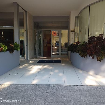 Hotel Firenze Bibione Bagian luar foto