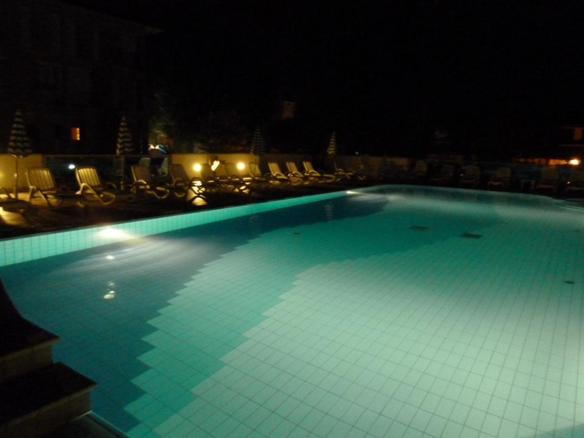 Hotel Firenze Bibione Bagian luar foto