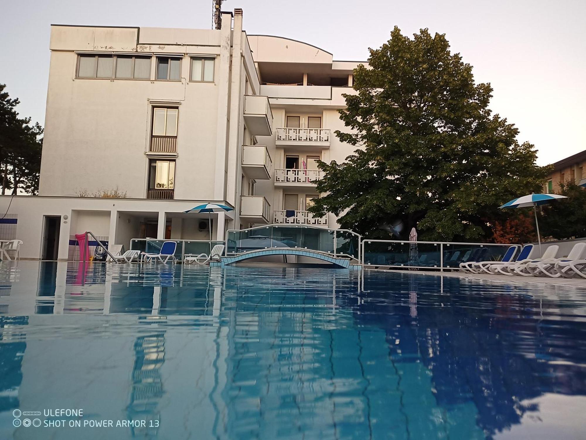 Hotel Firenze Bibione Bagian luar foto