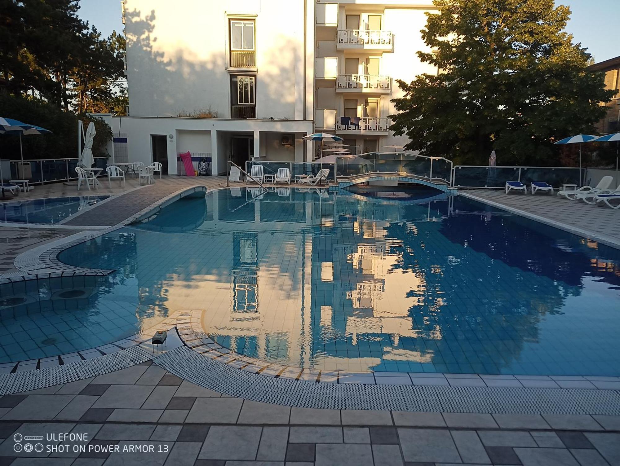 Hotel Firenze Bibione Bagian luar foto