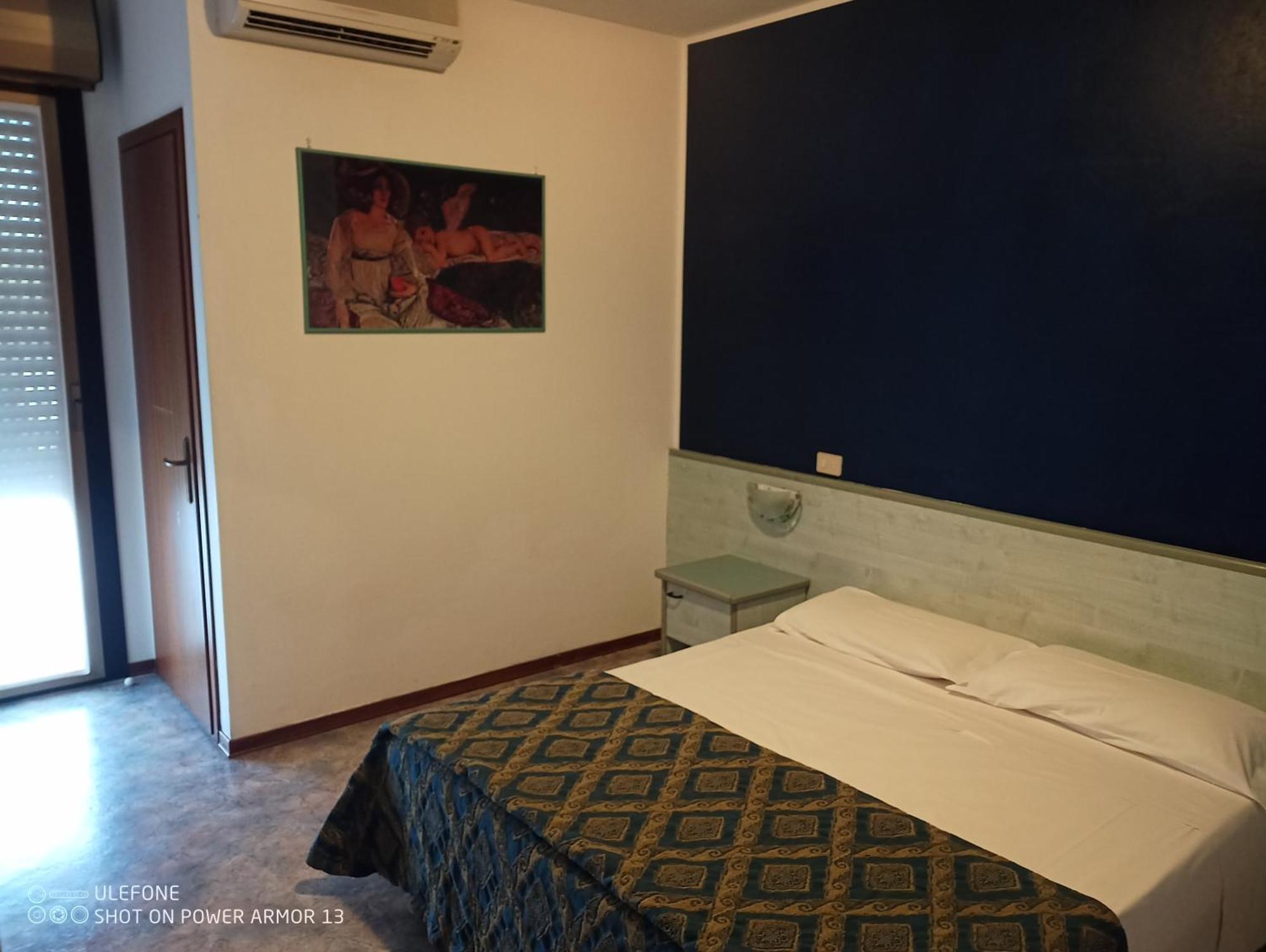 Hotel Firenze Bibione Bagian luar foto