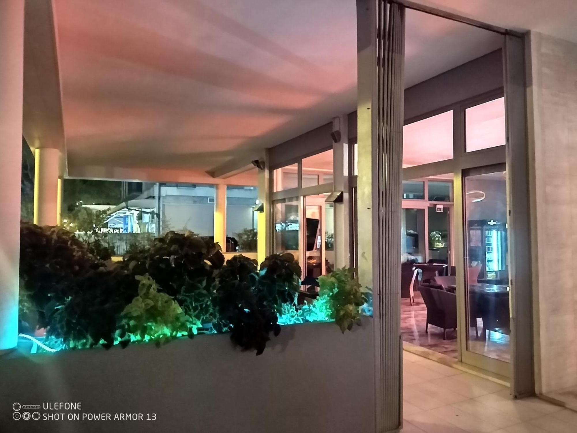 Hotel Firenze Bibione Bagian luar foto