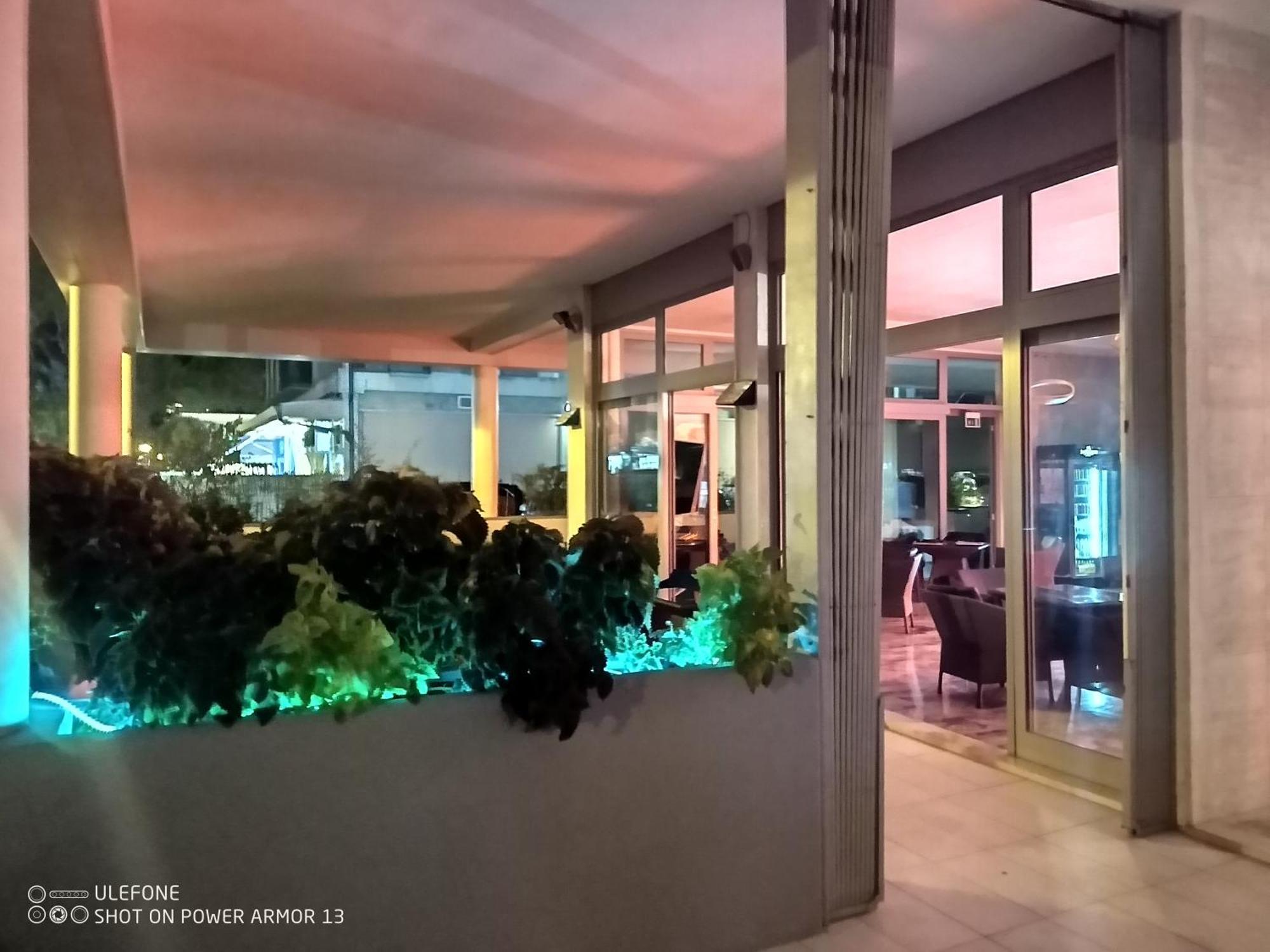 Hotel Firenze Bibione Bagian luar foto