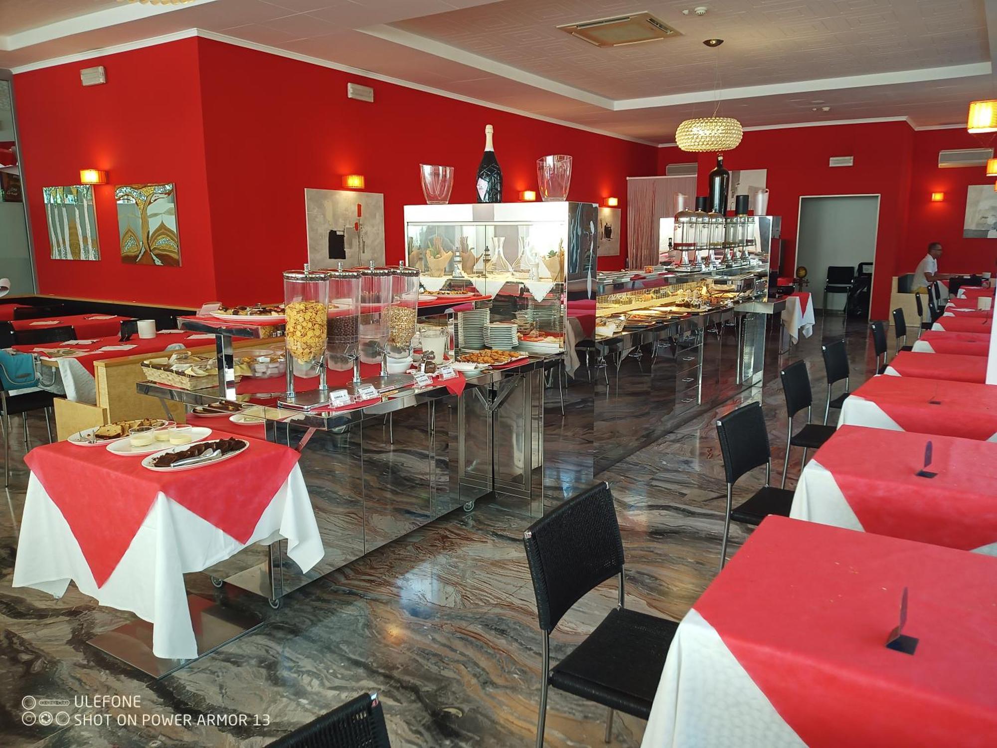 Hotel Firenze Bibione Bagian luar foto