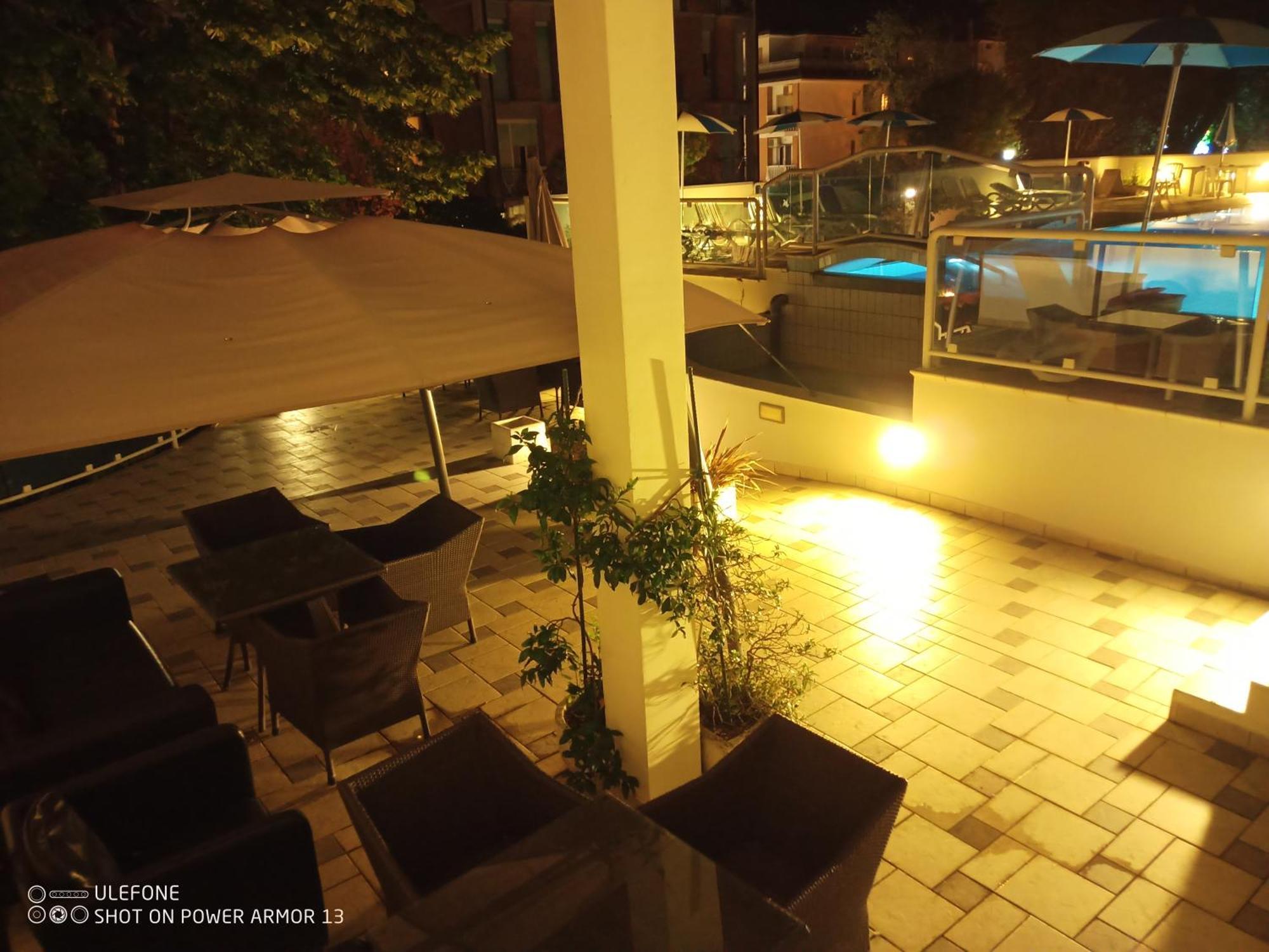 Hotel Firenze Bibione Bagian luar foto