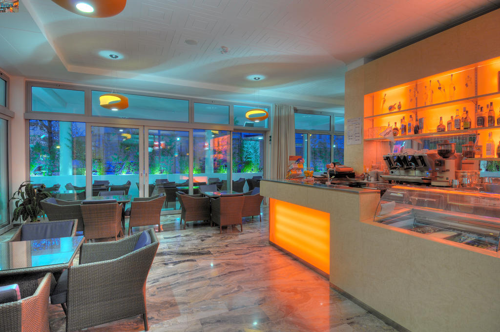 Hotel Firenze Bibione Bagian luar foto