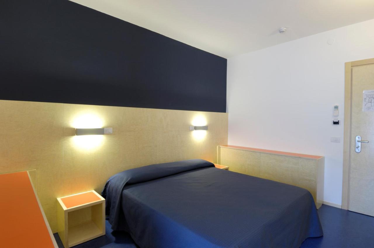 Hotel Firenze Bibione Bagian luar foto